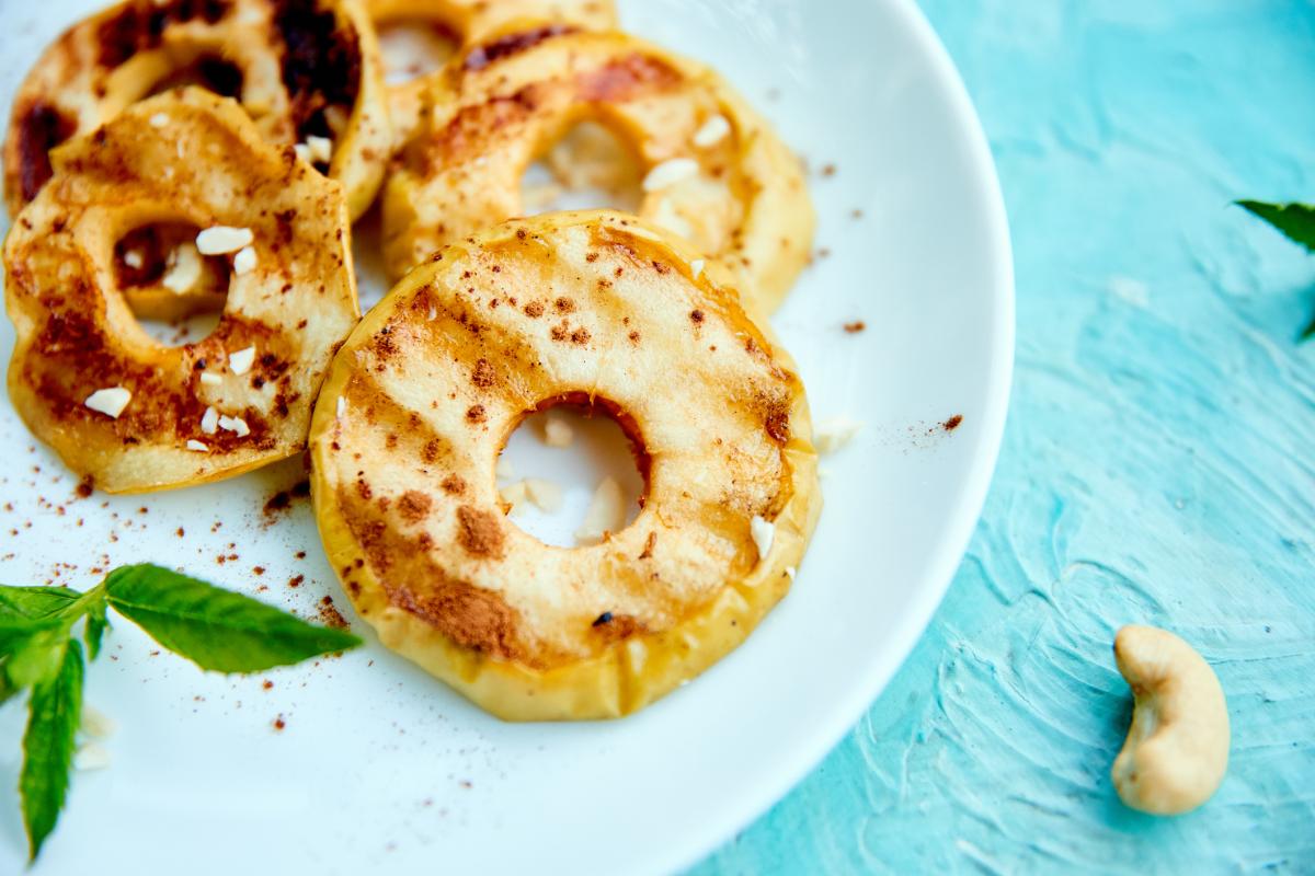 Grilled apples