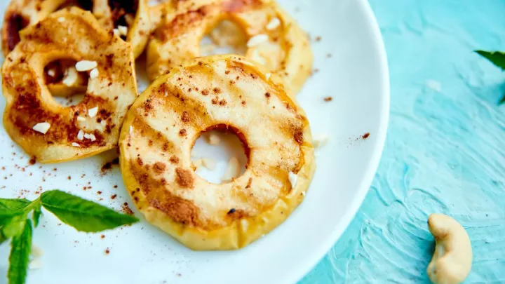 Grilled apples
